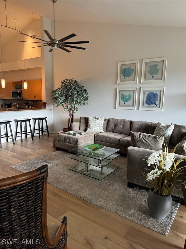 Foto del edificio - 4650 Yacht Harbor Dr