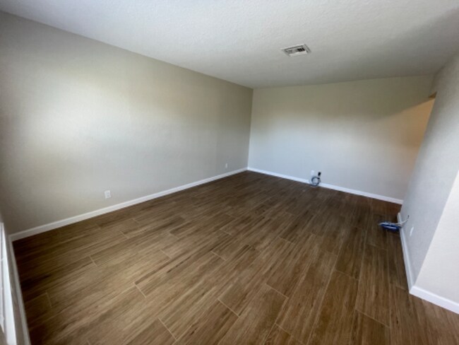 Foto del edificio - M0NTANTE Montante Blvd