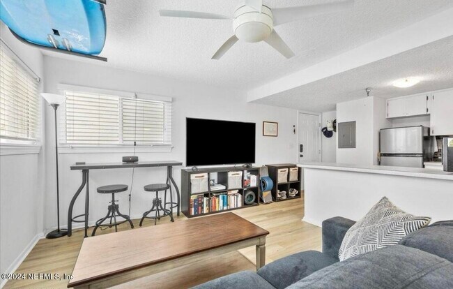 Foto del edificio - 413 1st St S