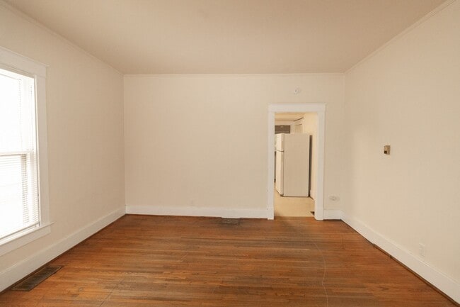 Building Photo - 3 Bed 2 Bath House Columbia College