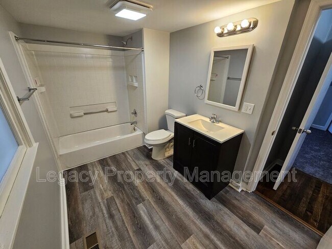 Foto del edificio - 4112 NC-62