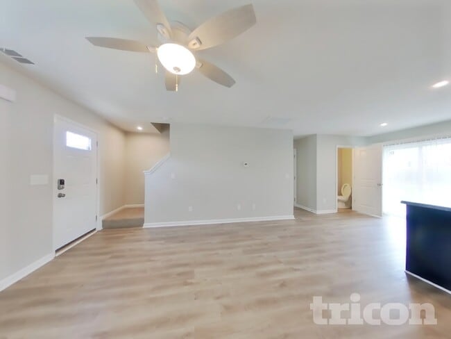 Foto del edificio - 2512 Solomon Ln