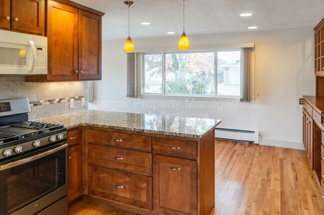 Foto del edificio - 1003 W Eastmont Way