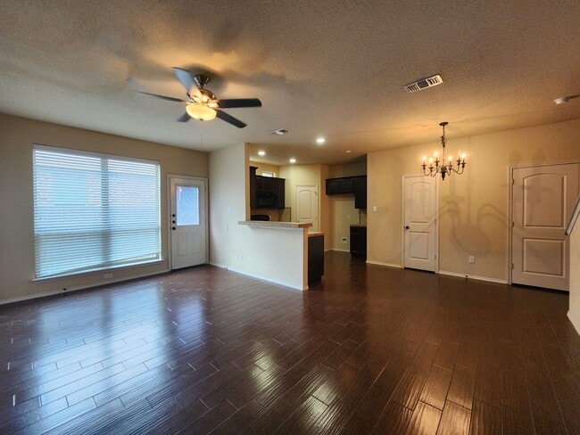 Foto del edificio - 2 Weeks Free Rent 3/2.5/2 Close to Creeksi...