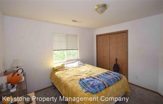 Building Photo - 2 br, 1 bath House - 2446 Rushmore Drive