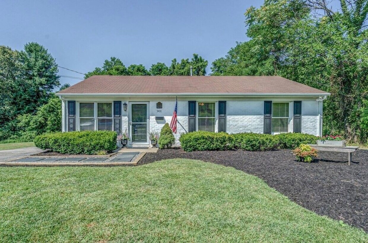 901 N Broad St, Salem, VA 24153 House Rental in Salem, VA