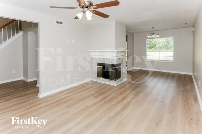 Foto del edificio - 5046 Bird Branch Dr