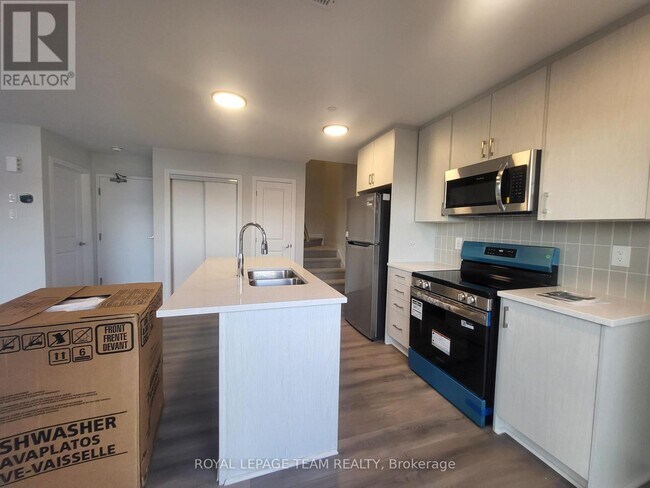 Building Photo - 801 Glenroy Gilbert Dr