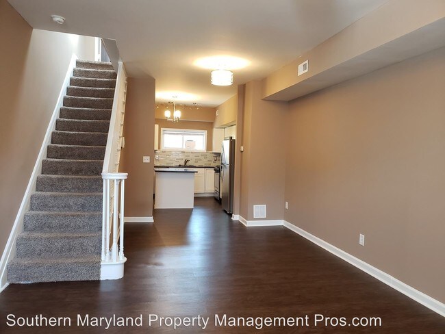 Building Photo - 3 br, 1 bath House - 3712 E Lombard Street