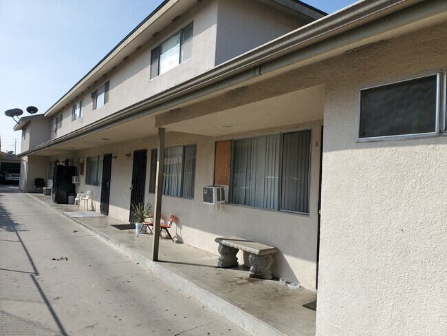 Building Photo - 4022 Live Oak St