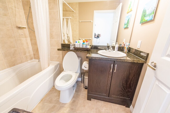 Photo du bâtiment - 168 59th Av W