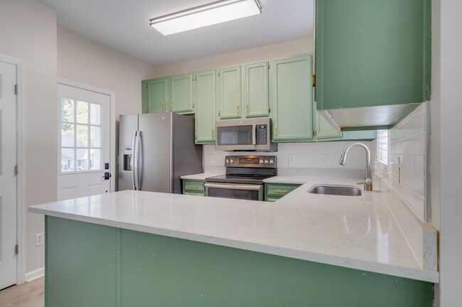 Foto del edificio - 2704 Thurrock Dr