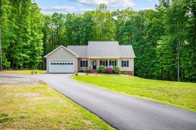 Foto del edificio - 883 Little Bear Ln