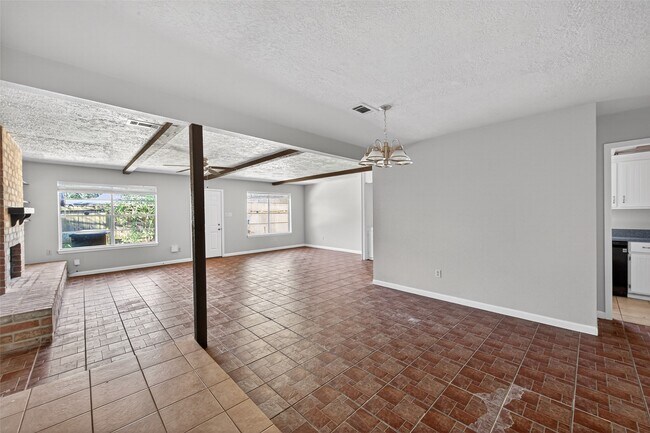 Foto del edificio - 23107 Bright Star Rd