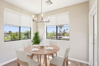 Interior Photo - Onyx North Central