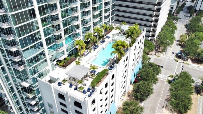 Building Photo - 777 N Ashley Dr