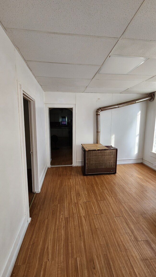 Building Photo - 114 Deer St