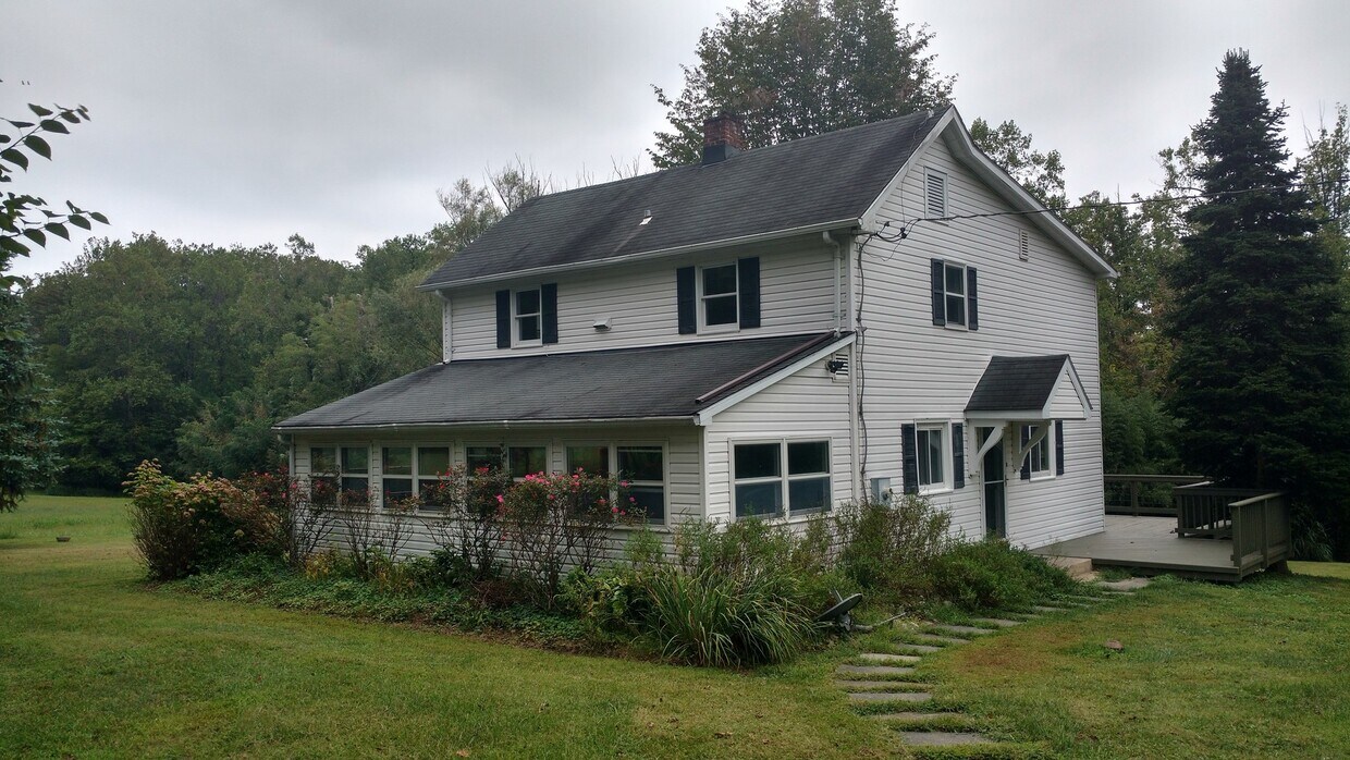 2101 Blue Mt Rd Unit Main Farmhouse, Monkton, MD 21111 Room for Rent