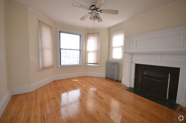 Building Photo - 441 Cambridge St