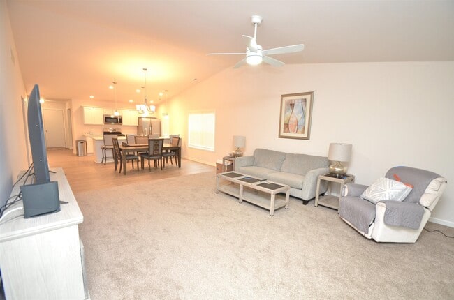 Building Photo - 4483 Squaw Vly Dr