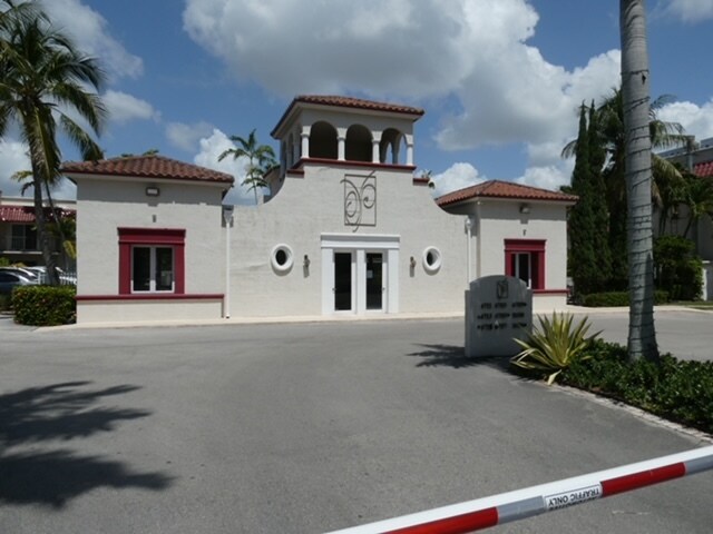 Foto del edificio - 6709 N Kendall Dr