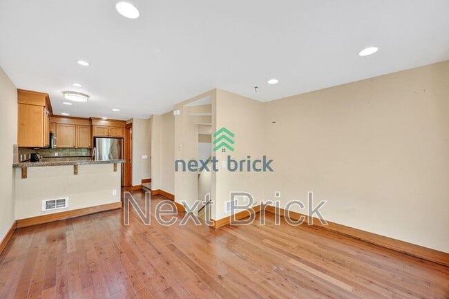 Foto del edificio - 5204 Delridge Wy SW