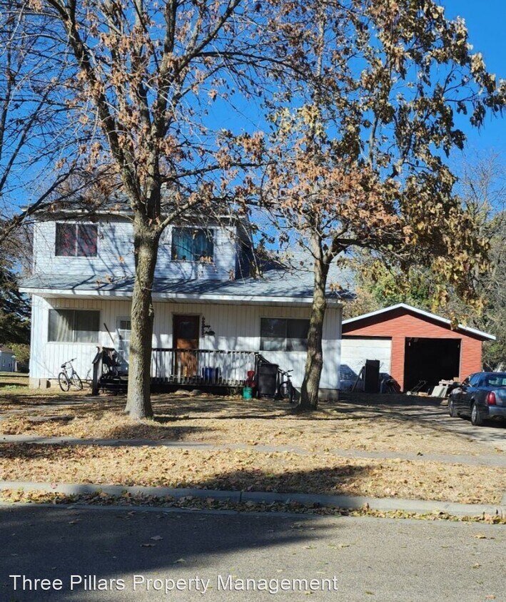 Primary Photo - 4 br, 2 bath House - 1303 E Oakland Ave
