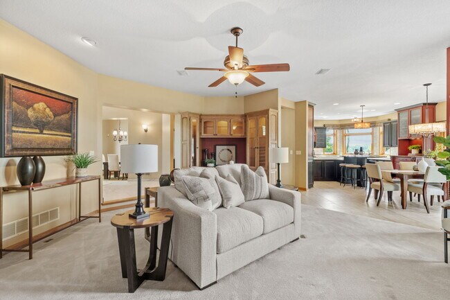 Foto del edificio - 6210 Deerwood Cir N