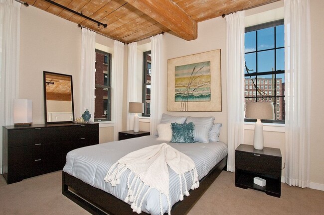 Foto del edificio - The Hayes at Railroad Square