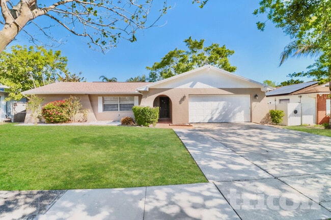 Building Photo - 2290 Colonial Dr