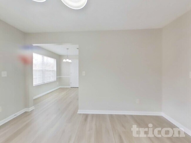 Building Photo - 1401 Lancaster Ct