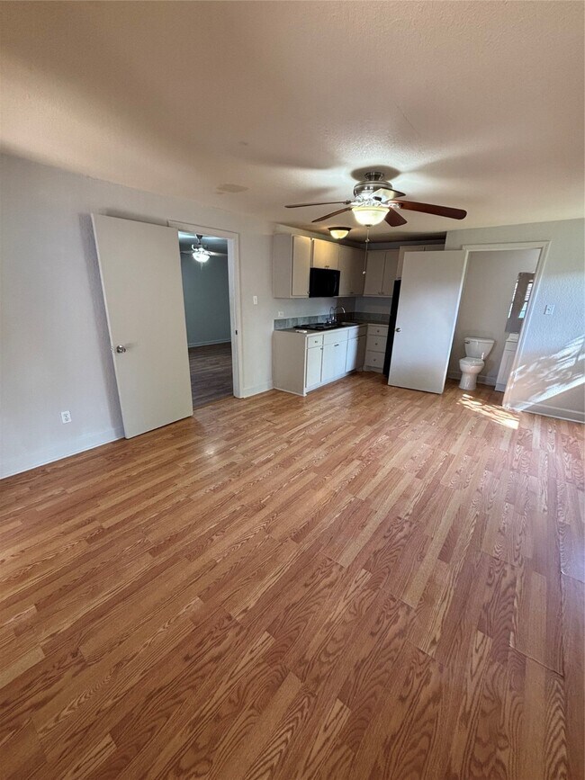 Building Photo - 5520 Menard Ave