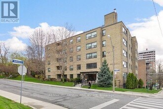 Building Photo - 2-102 Ridelle Ave