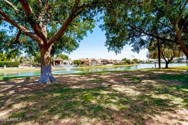 Building Photo - 8207 E Del Cuarzo Dr