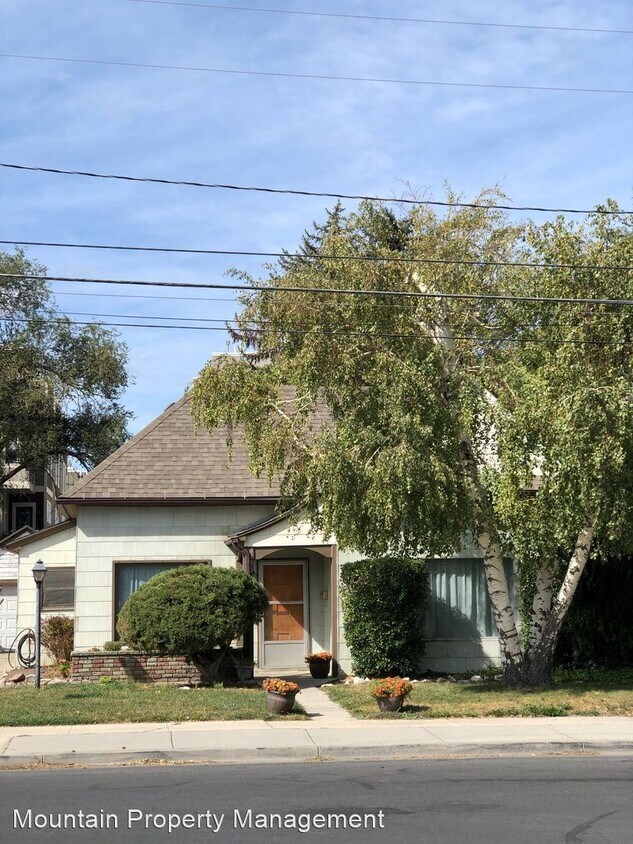 Primary Photo - 3 br, 2 bath House - 4730 Box Elder Street