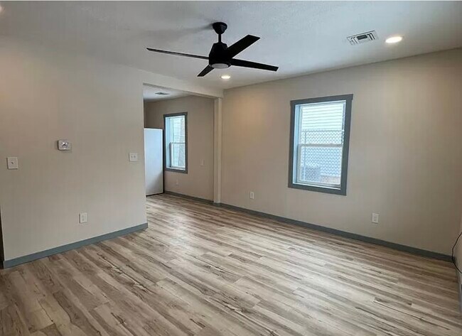 sala de estar - 1214 N 10th St