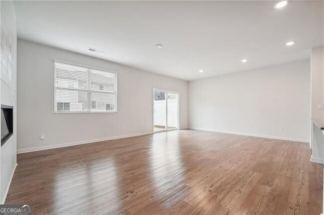 Building Photo - 5207 Canberra Dr