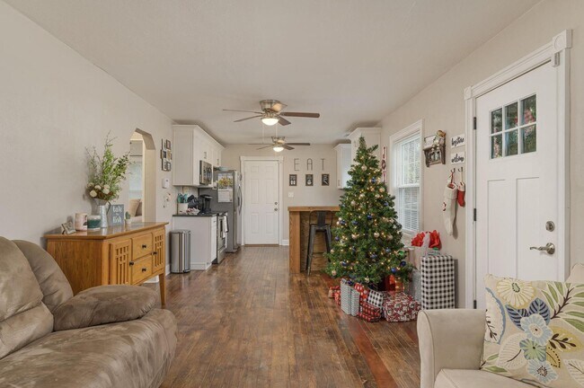 Foto del edificio - 3/ 1.5 Home for Rent!