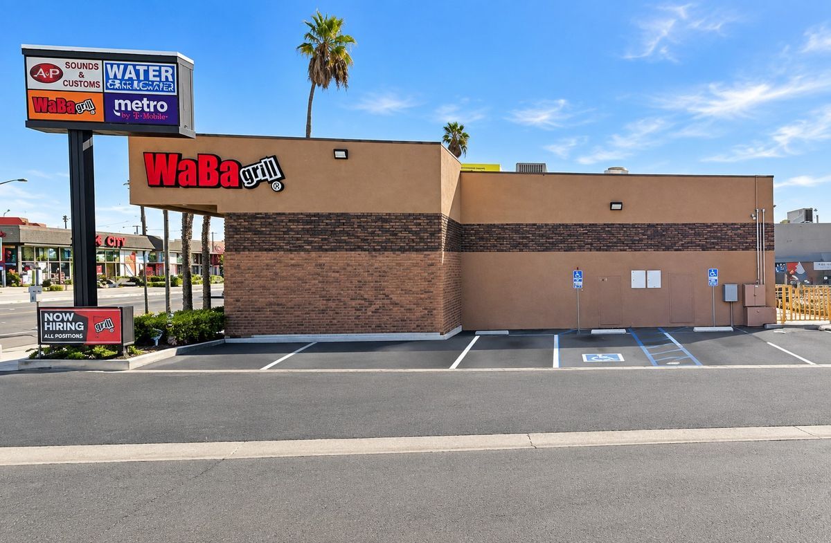Building Photo - 1125 S Anaheim Blvd