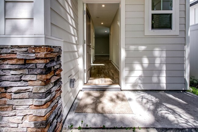 Building Photo - Amelia Island Cottage