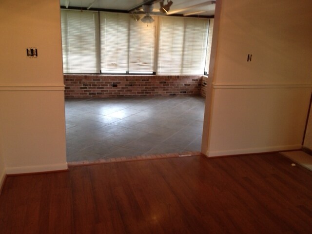 Building Photo - 221 Seville Cir