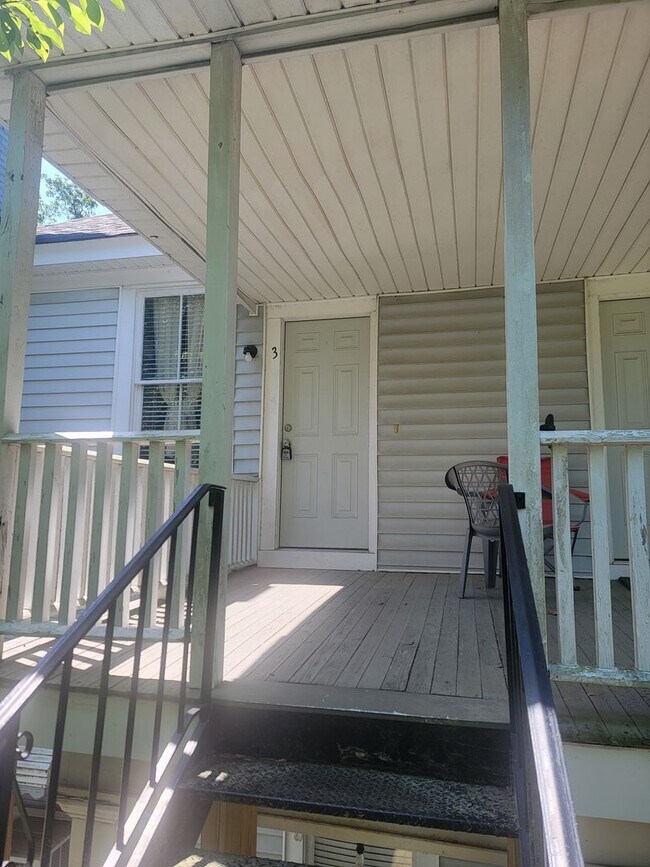 Foto del edificio - 1330 Wingfield St