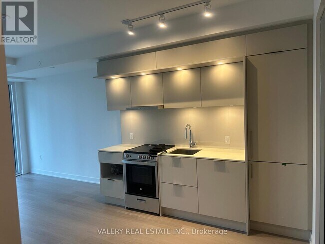 Photo du bâtiment - 448 Burnhamthorpe Rd W