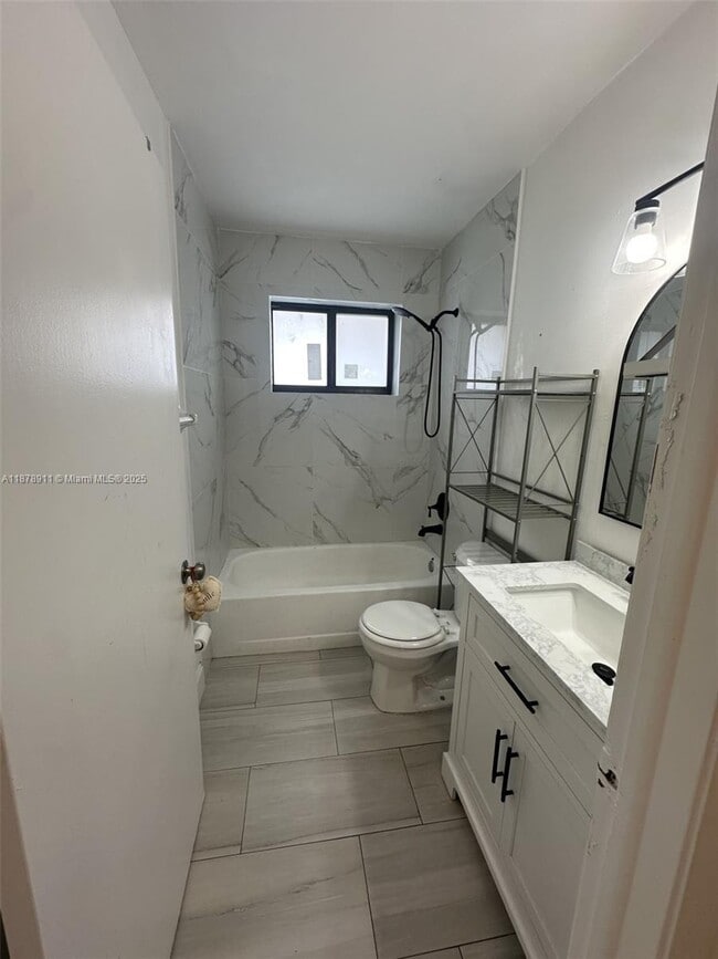 Foto del edificio - 1490 W 42nd Pl