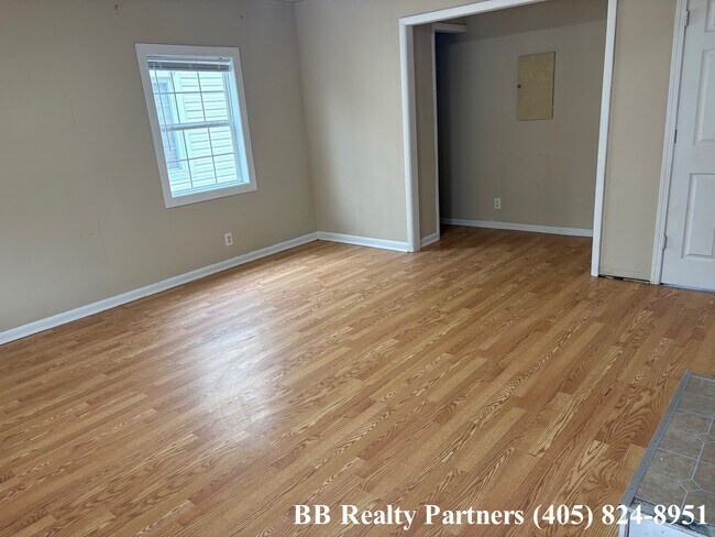 Building Photo - 249 S Richmond Ave