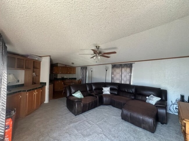 Building Photo - 5902 Ayers St