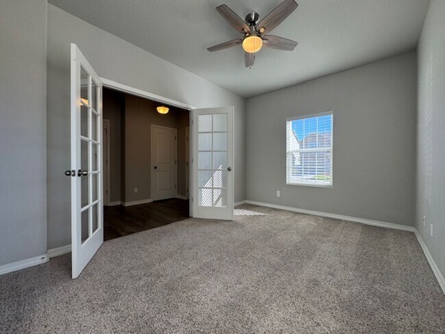 Foto del edificio - Nearly New 3-Bedroom Home in Beautiful Mon...