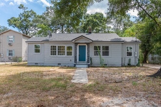 Building Photo - 1217 Poppy Ave