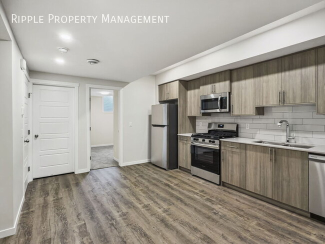 Building Photo - 50% OFF YOUR FIRST MONTHS RENT! AMAZING 1 ...