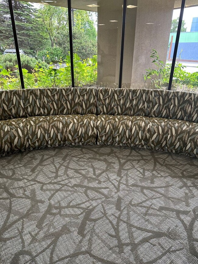 Foto del edificio - Desirable Park Place Condo -2 bedroom 1.5 ...